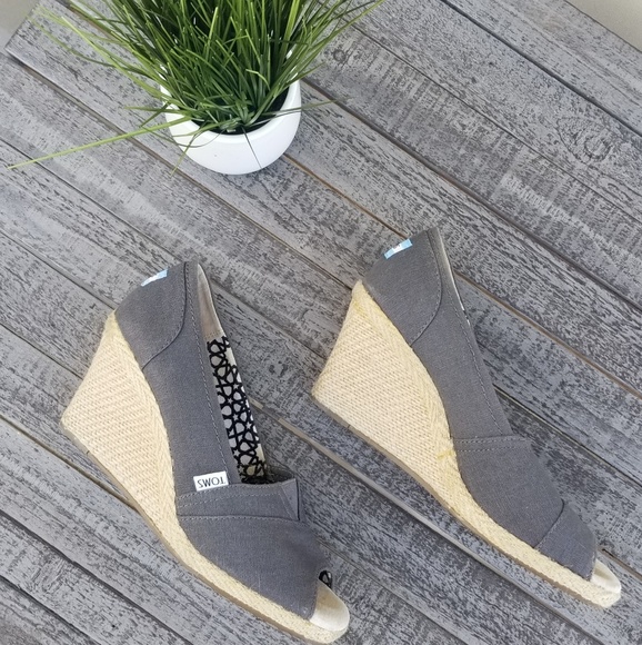 Tom's Classic Peep Toe Wedge - Picture 1 of 2